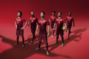 中国冰雪运动蓬勃发展，年轻选手国际赛场崭露头角