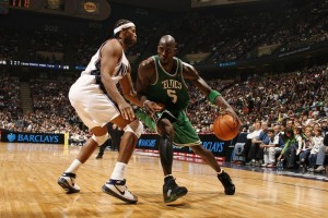 巨星伤愈归来！关键复出助力球队冲击季后赛