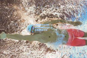 中超联赛激战正酣，上海海港领跑积分榜，山东泰山紧追不舍