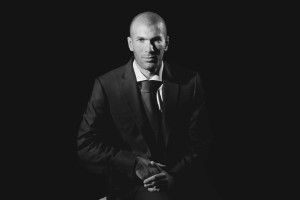 荣耀时刻点亮诺坎普！亚马尔手捧科帕奖点燃战前激情