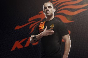 情感攻势成关键筹码，多特蒙德高层全力挽留后防核心施洛特贝克