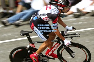 国羽再创辉煌！陈雨菲力克强敌夺冠，中国羽毛球队包揽三金闪耀国际赛场