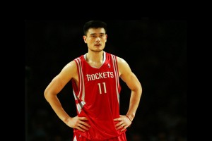 库里狂砍50分率勇士逆转取胜，创多项历史纪录